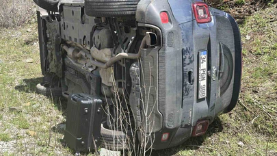 Kafa Kafaya Çarpışan Cip Takla Attı: 3 Yaralı