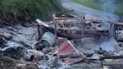Şüpheli Yangın! Karavan ve Kepçe Küle Döndü