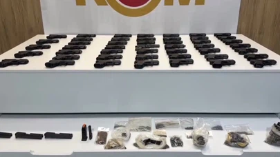 Gizli Bölmelerden Cephanelik Çıktı: 47 Ruhsatsız Tabanca Ele Geçirildi