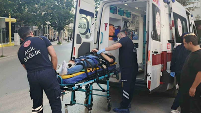 Kavşakta Otomobil ile Motosiklet Çarpıştı! Sürücü Hastaneye Kaldırıldı