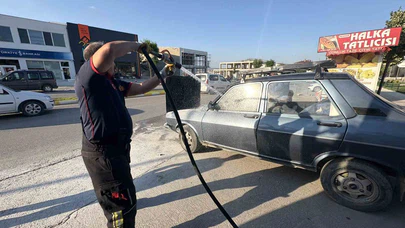 Çorum’da otomobilde çıkan yangını vatandaşlar söndürdü