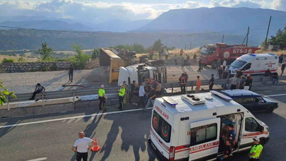 Devrilen Çakıl Yüklü Tır Alev Aldı: Sürücü Yaralandı