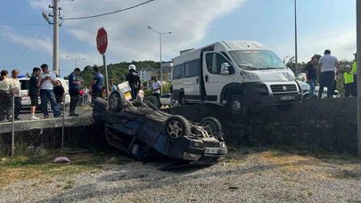İşçi Servisi ile Otomobil Çarpıştı: 3 Yaralı