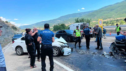 İki Otomobil Çarpıştı: 1'i Çocuk 5 Yaralı