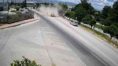 Otomobil Direğe Çarpıp Takla Attı