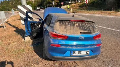 Refüje Çarpan Otomobilde 2'si Çocuk 4 Kişi Yaralandı