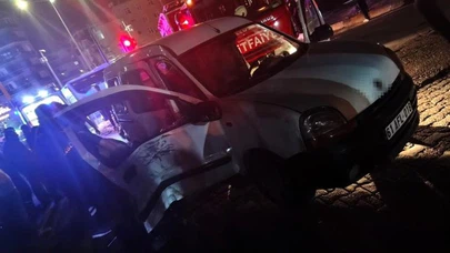 Hafif Ticari Araç ile Motosiklet Çarpıştı: 2'si Ağır 5 Yaralı