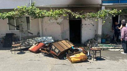 Ev Yangını Korkuttu: Eşyalar Alevlere Teslim Oldu