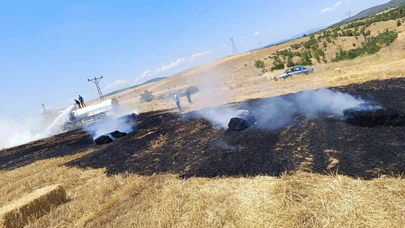 Saman Balyalama Makinesinde Yangın: Alevler Tarlaya Sıçradı