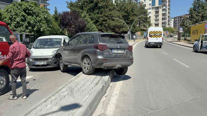 Kontrolden Çıkan SUV Karşı Şeride Geçti! Baba ve 2 Yaşındaki Oğlu Yaralandı