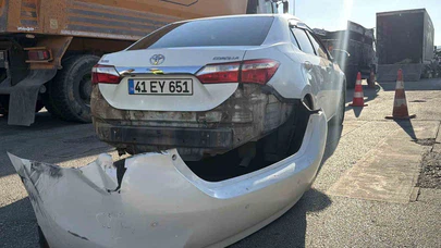 Kamyon ve Otomobil Çarpıştı