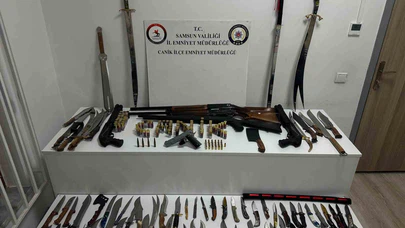 5 Ruhsatsız Tüfek, 78 Bıçak Ele Geçirildi