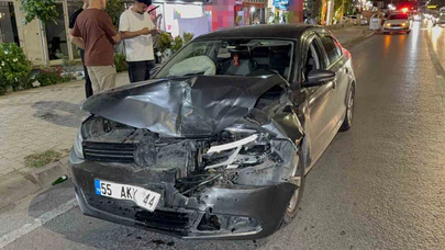 Otomobil Hafif Ticari Araca Çarptı, 1 Yaralı