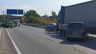 3 Araç Birbirine Girdi: Yaralılar Var!
