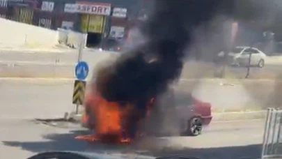 Seyir Halindeki Plakasız Otomobil Alev Aldı