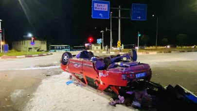 Tır ile Tofaş Çarpıştı: Otomobil Ters Döndü, 2 Yaralı