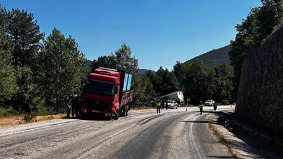 İki Kamyon Çarpıştı: 1 Yaralı