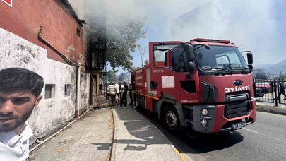 Depo Yangını: Dumanlar Gökyüzünü Kapladı!