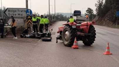 Motosiklet Traktöre Çarptı: 2 Yaralı