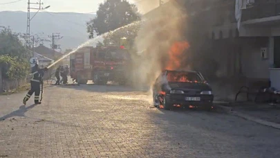 Araçtaki Yangın 2 Katlı Binaya Sıçradı!