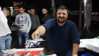 Amasya’da balıkçı ile kasabın esprili "indirim" kapışması vatandaşa yaradı