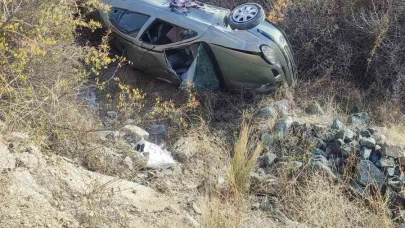 D100’de otomobil şarampole yuvarlandı: 2 yaralı