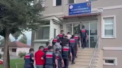 Havaya ateş açan 5 kişi kıskıvrak yakalandı
