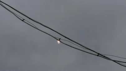 Kablolardan çıkan kıvılcım itfaiye ekiplerini harekete geçirdi