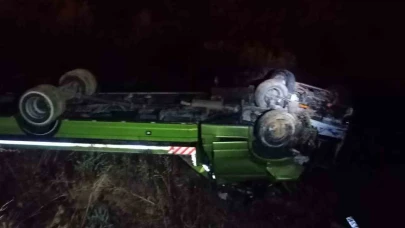 Kontrolden çıkan oto kurtarıcı tarlaya uçtu: 2 yaralı