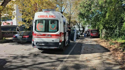 Seyir halindeyken önündeki araca çarpan sürücü yaralandı
