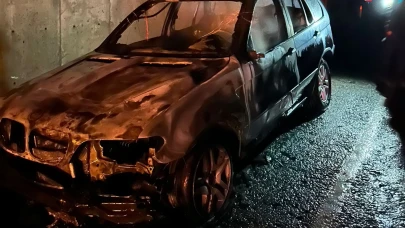 Yabancı plakalı araç küle döndü