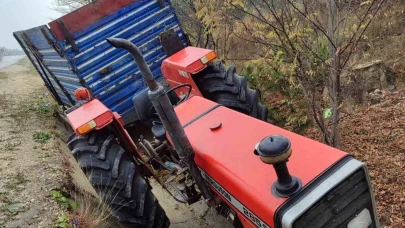 Yoldan çıkan traktörden düşen sürücü hayatını kaybetti
