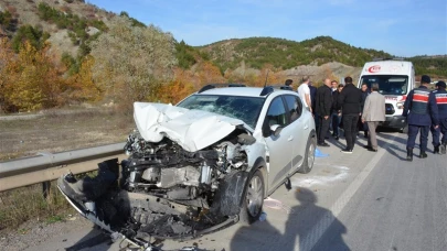 Amasya’da otomobil ile kamyon çarpıştı: 3 yaralı