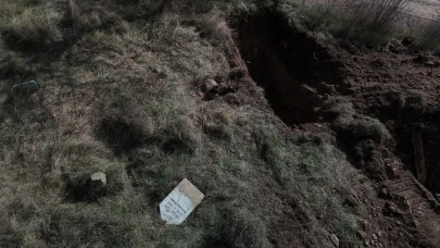 Hüzünlü mesai: 200 mezar sular altında kalmasın diye naklediliyor