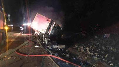 Kaza yapan tır alev alev yandı