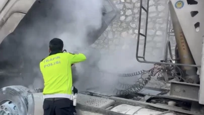 Polislerin hızlı müdahalesi, araç yangınını büyümeden önledi