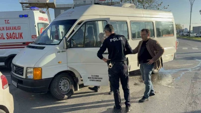 Minibüs ile otomobil çarpıştı: 1 yaralı