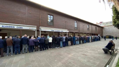 Çöp kamyonunun çarptığı kadın toprağa verildi