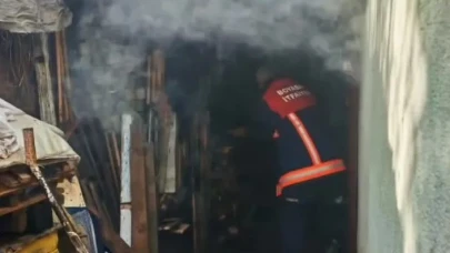 Odunlukta çıkan yangın korkuttu