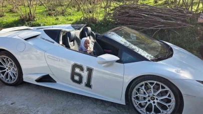Lamborghini ile geldi, köy yollarında ilgi odağı oldu