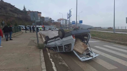 Çorum’da hafif ticari araç ile otomobil çapıştı: 1 yaralı