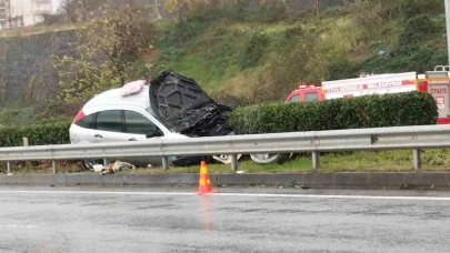 Trafik kazası: Otomobil alev aldı