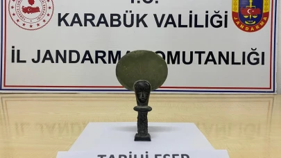 Antik Mısır dönemine ait heykel ele geçirildi