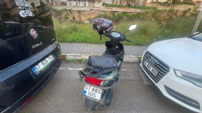 Devrilen motosiklette sürücü yaralandı