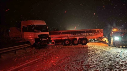 Ortalık savaş alanına döndü: 7 araç birbirine çarptı