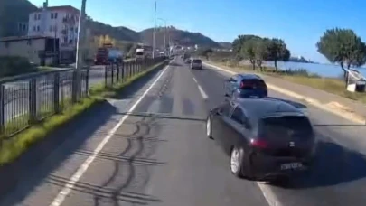 Kazaya davetiye çıkartan yollar ve sürücüler araç kameralarına yansıdı