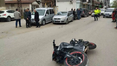 Motosikletin çarptığı yaya yaralandı