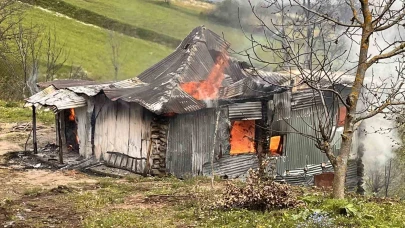 Korkunç Yangın: Yaşlı Adamın Evi Küller İçinde Kaldı