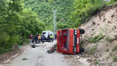 İş makinesi kaza yaptı: 1 ölü, 2 yaralı