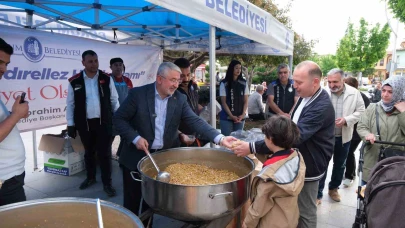 Çorum Belediyesi’nden vatandaşlara hedik ikramı